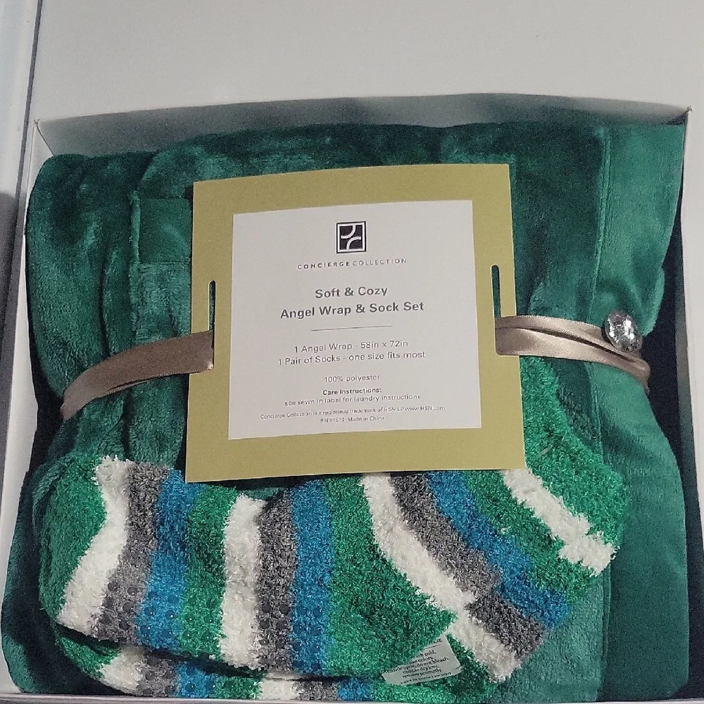 Green and Blue Sock Set With Body Wrap